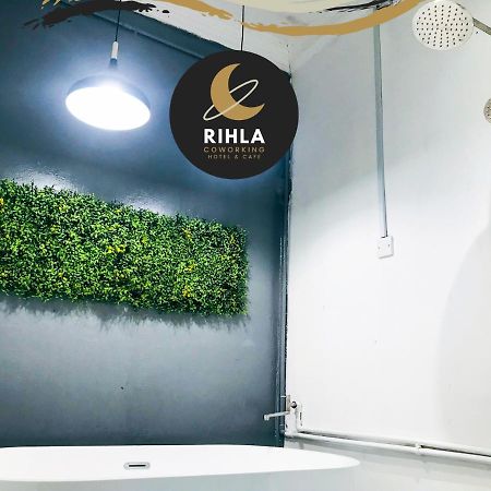 Rihla Dataran Tengah Hostel Gua Musang Exterior foto