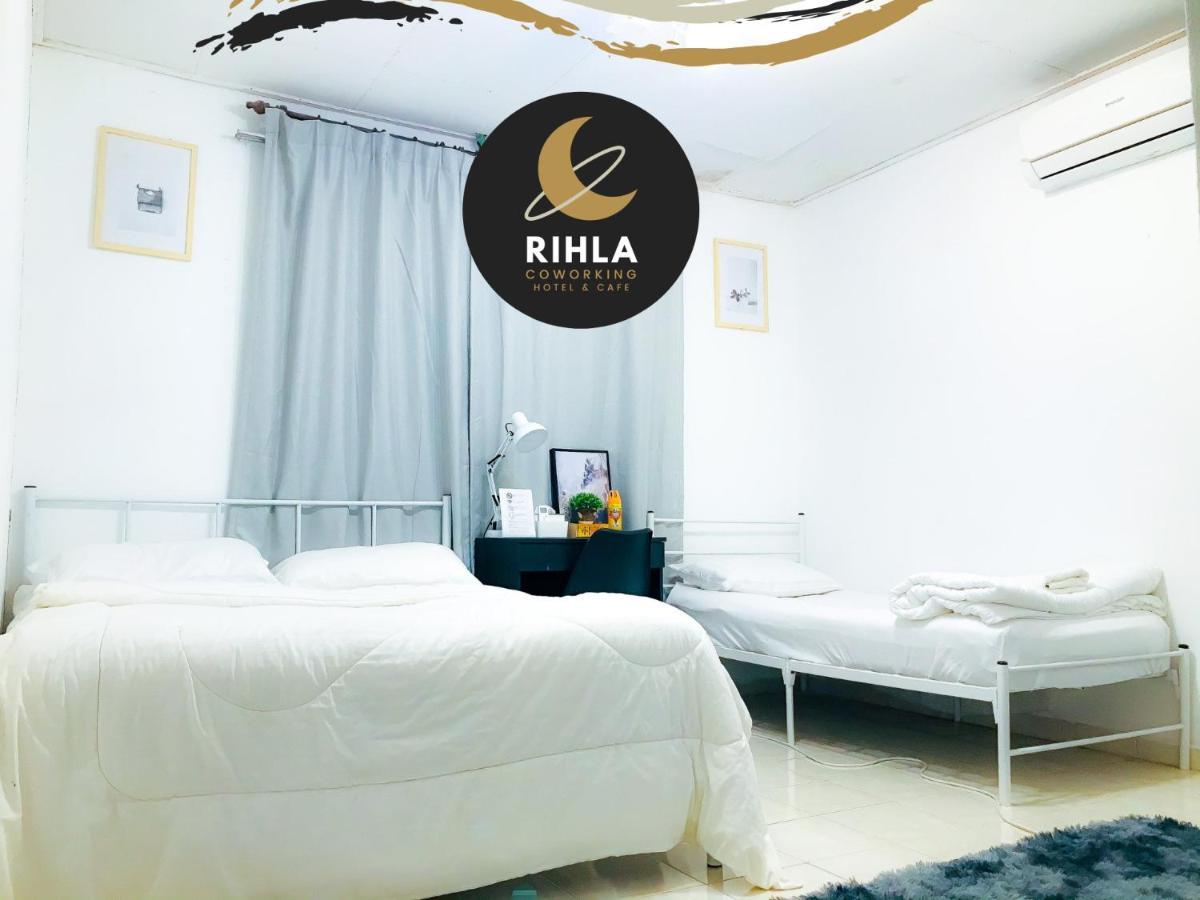 Rihla Dataran Tengah Hostel Gua Musang Exterior foto