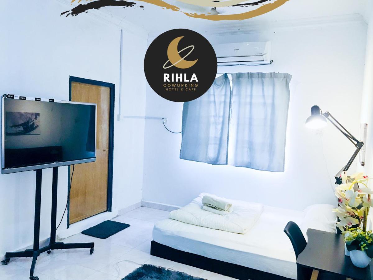Rihla Dataran Tengah Hostel Gua Musang Exterior foto