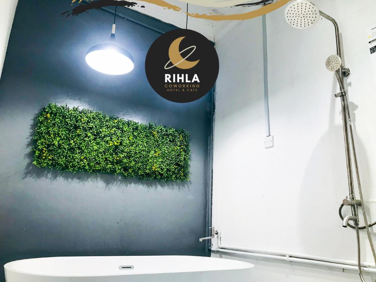 Rihla Dataran Tengah Hostel Gua Musang Exterior foto