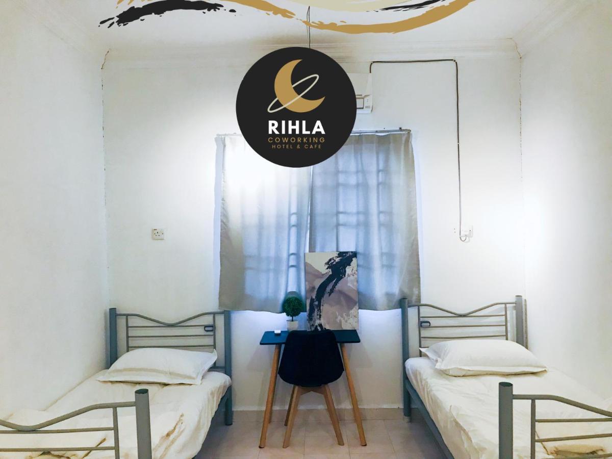Rihla Dataran Tengah Hostel Gua Musang Exterior foto